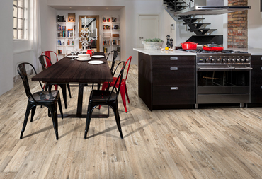 Kährs представляет новую коллекцию 3-х полосных винтажных полов из дуба.